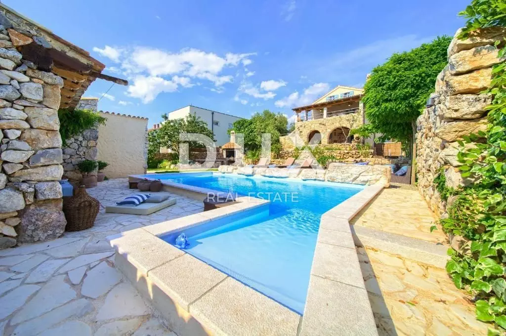 4-bedroom Detached House In Sveti Vid-miholjice, Croatia (260 M²)