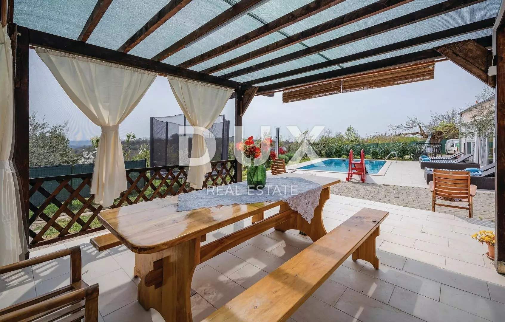 1668287456_re5th6zse5t6srjrd-403385 3-bedroom Detached House In Brtonigla, Croatia (220 M²)