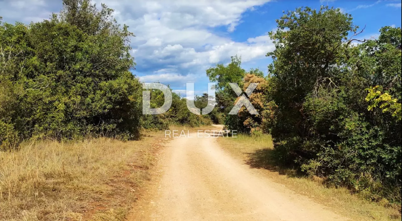 Land In Poreč, Croatia (1.500 M²)