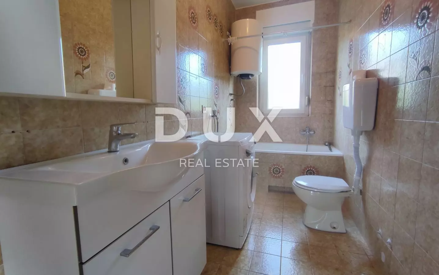 2-bedroom Apartment In Vidikovac, Croatia (83 M²)
