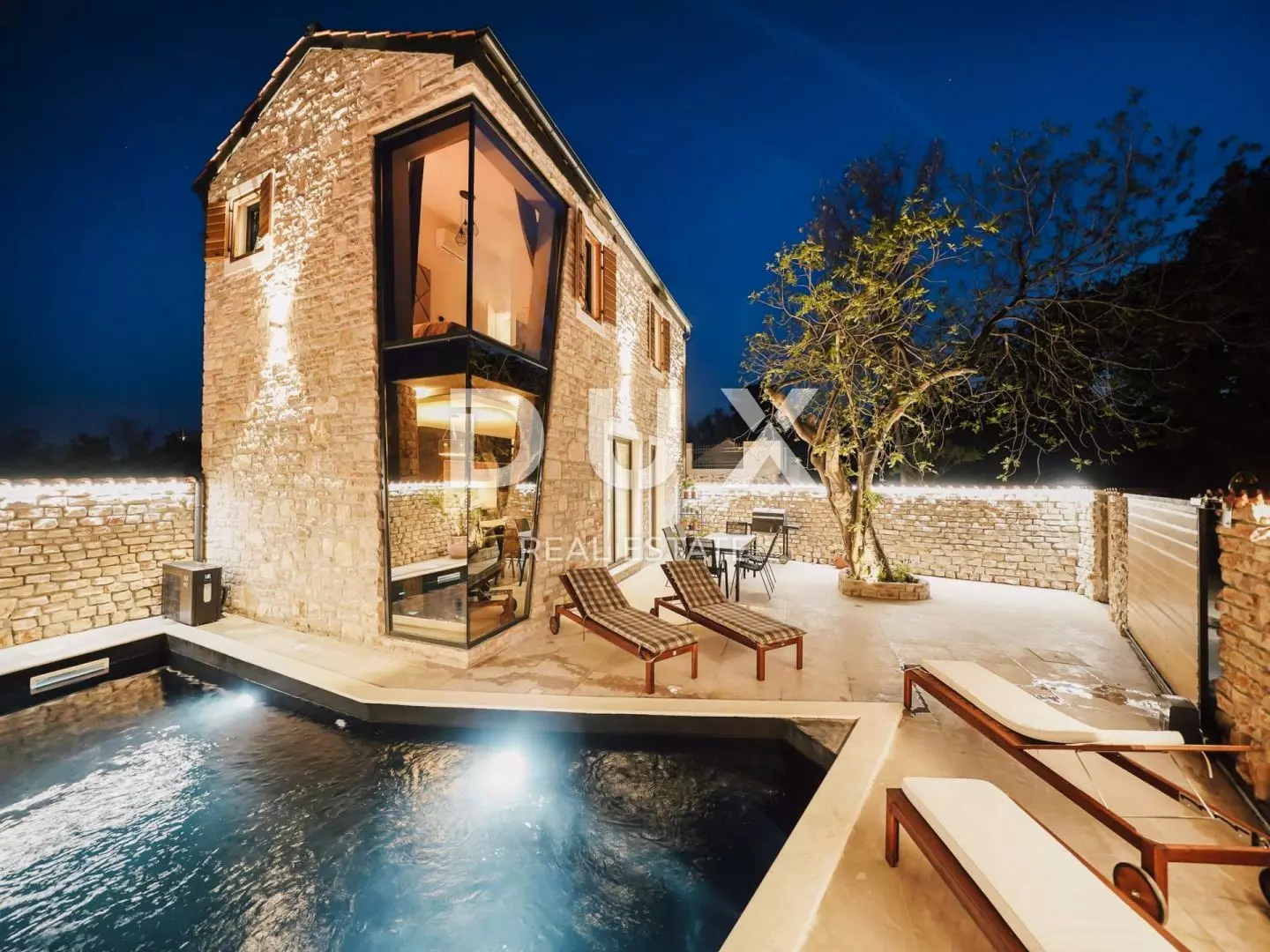 2-bedroom Villa In Privlaka, Croatia (100 M²)
