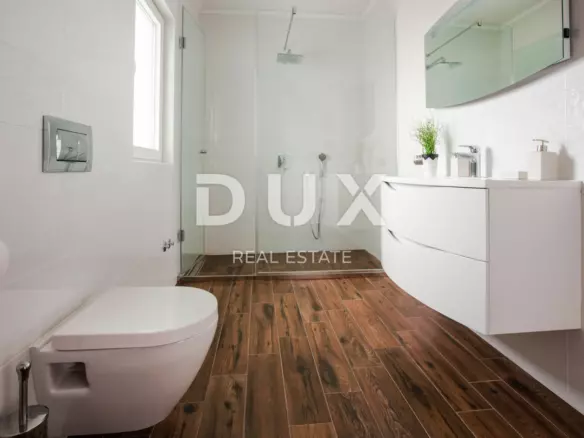 3-bedroom Villa In Soline, Croatia (250 M²)