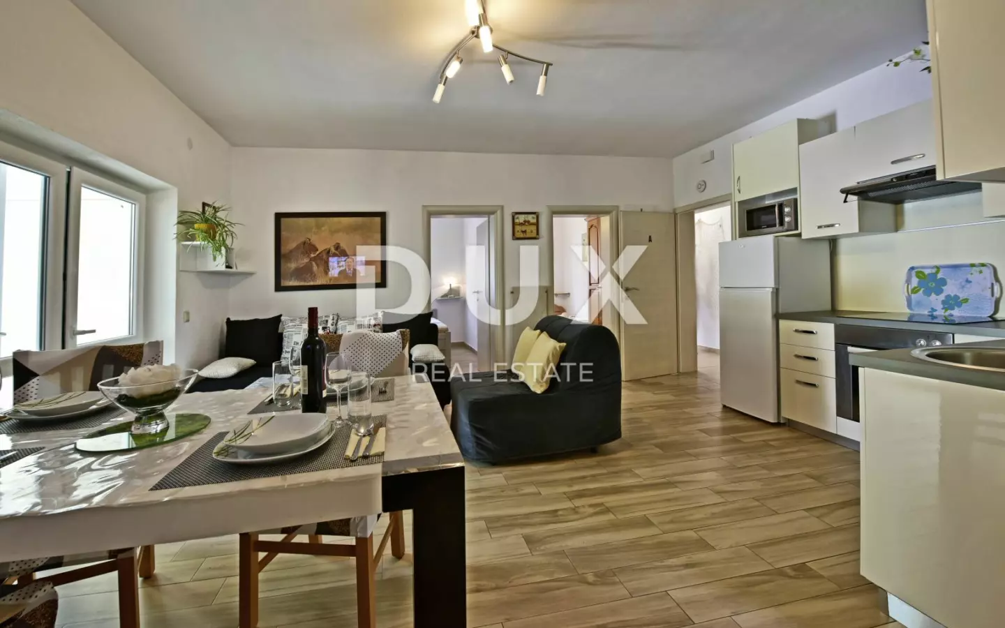 9-bedroom Detached House In Poreč, Croatia (280 M²)