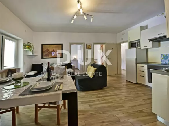 9-bedroom Detached House In Poreč, Croatia (280 M²)