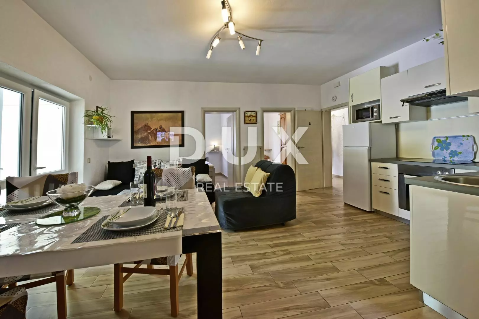 9-bedroom Detached House In Poreč, Croatia (280 M²)