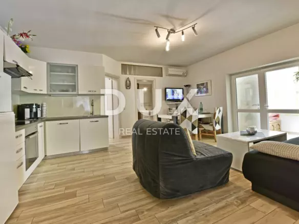 9-bedroom Detached House In Poreč, Croatia (280 M²)