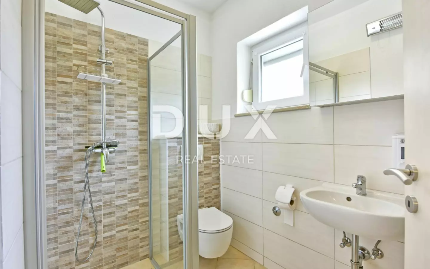 9-bedroom Detached House In Poreč, Croatia (280 M²)