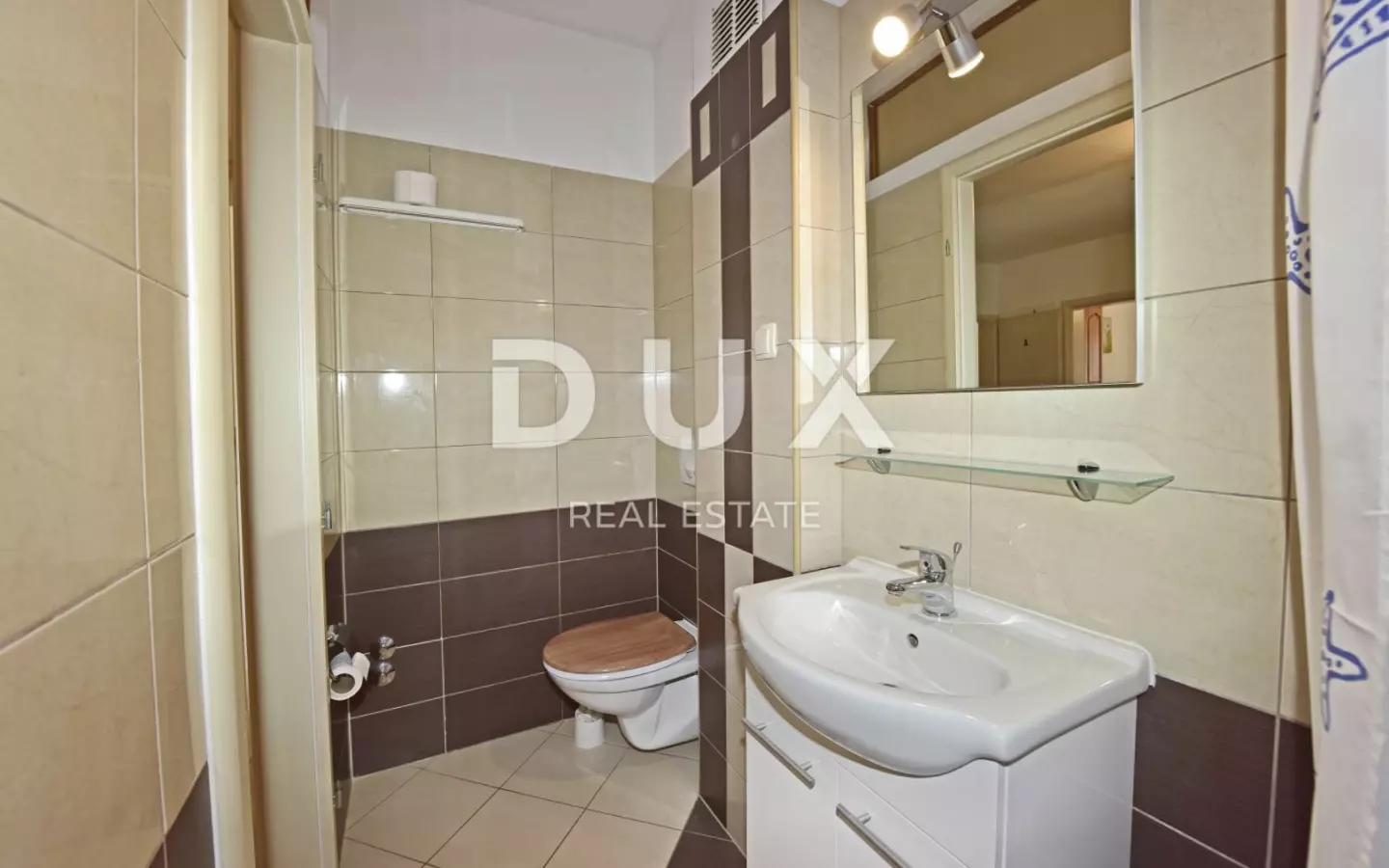 9-bedroom Detached House In Poreč, Croatia (280 M²)