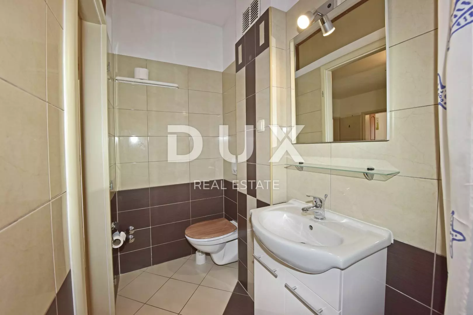 9-bedroom Detached House In Poreč, Croatia (280 M²)