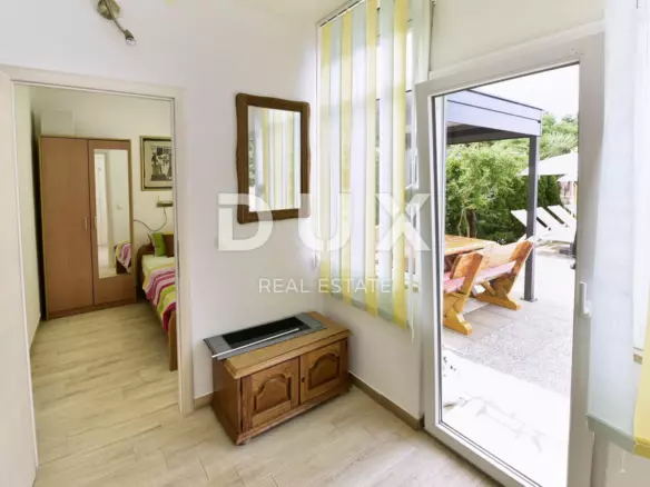 9-bedroom Detached House In Poreč, Croatia (280 M²)