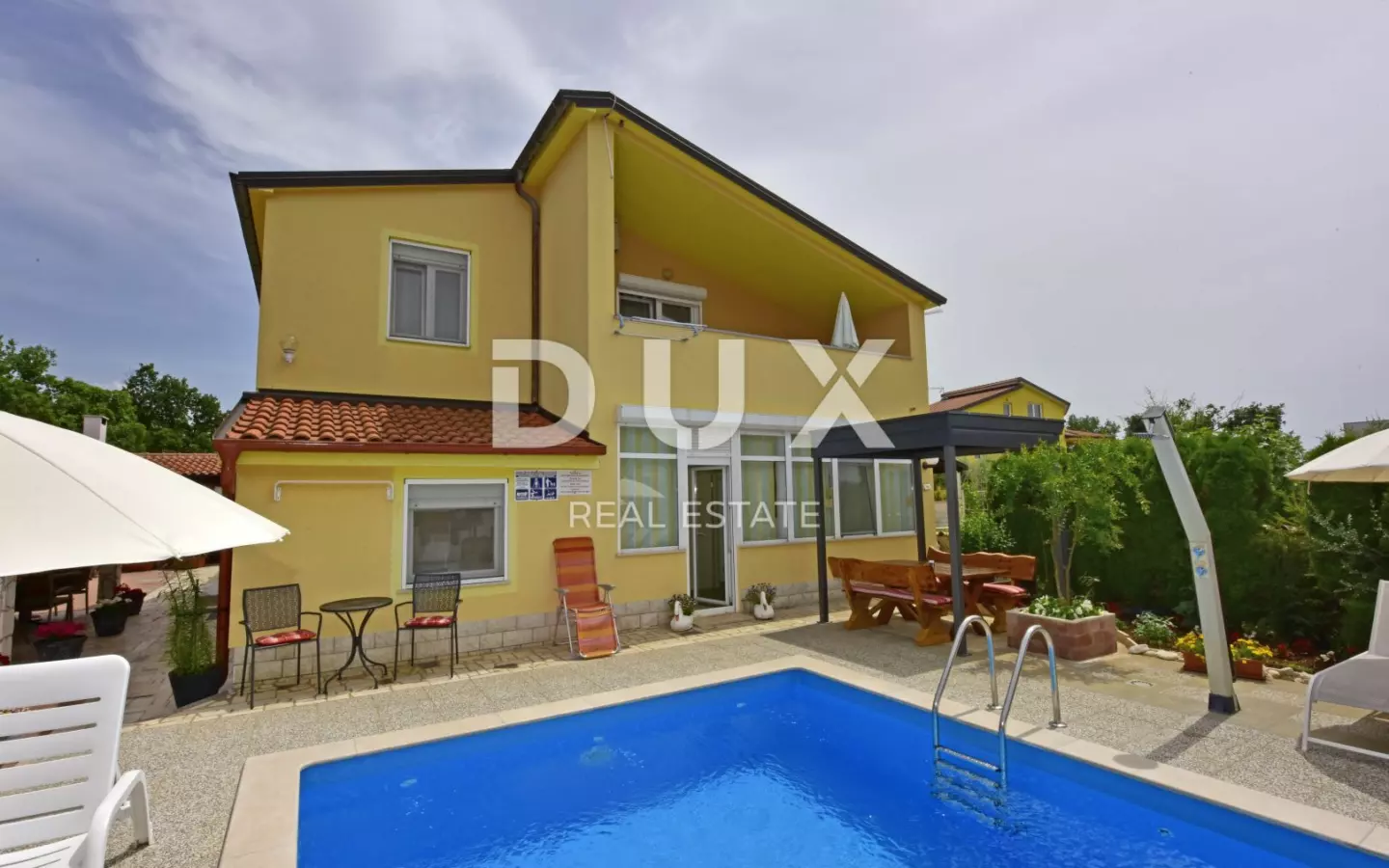 9-bedroom Detached House In Poreč, Croatia (280 M²)