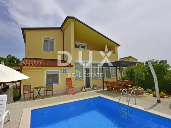 9-bedroom Detached House In Poreč, Croatia (280 M²)