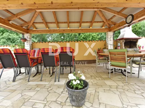 9-bedroom Detached House In Poreč, Croatia (280 M²)