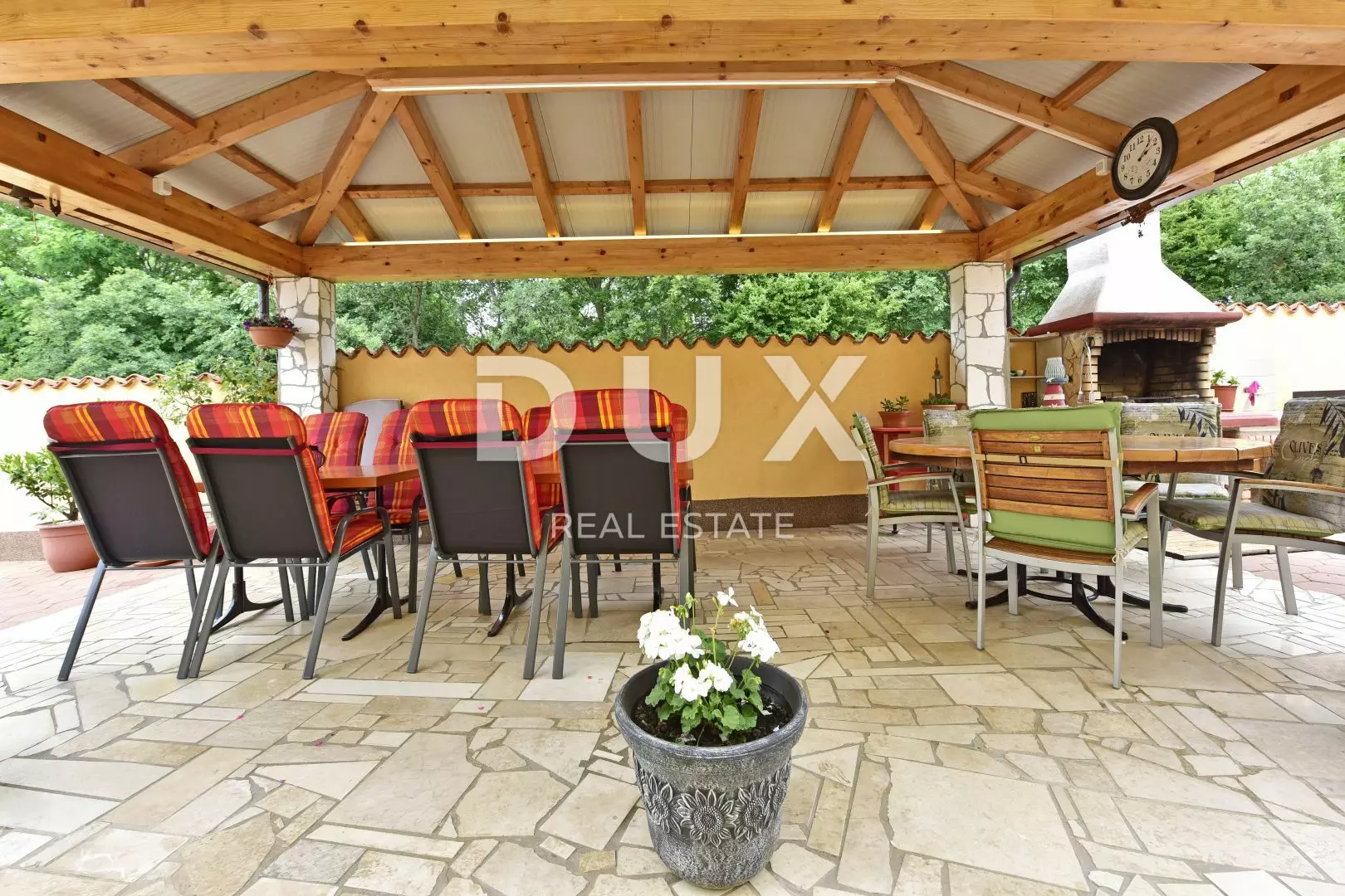 9-bedroom Detached House In Poreč, Croatia (280 M²)