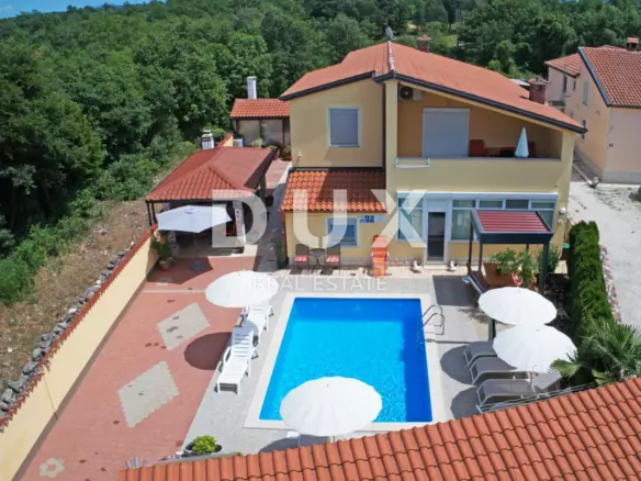 9-bedroom Detached House In Poreč, Croatia (280 M²)