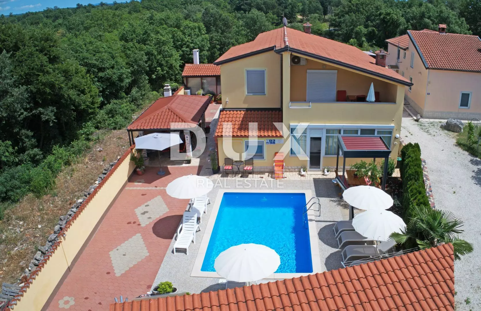 9-bedroom Detached House In Poreč, Croatia (280 M²)