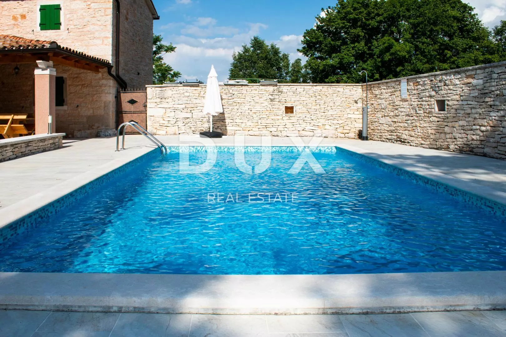 3-bedroom Villa In Krničari, Croatia (220 M²)