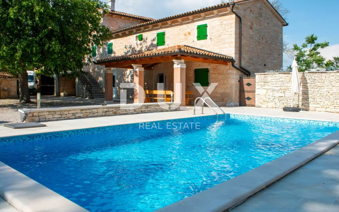 3-bedroom Villa In Krničari, Croatia (220 M²)