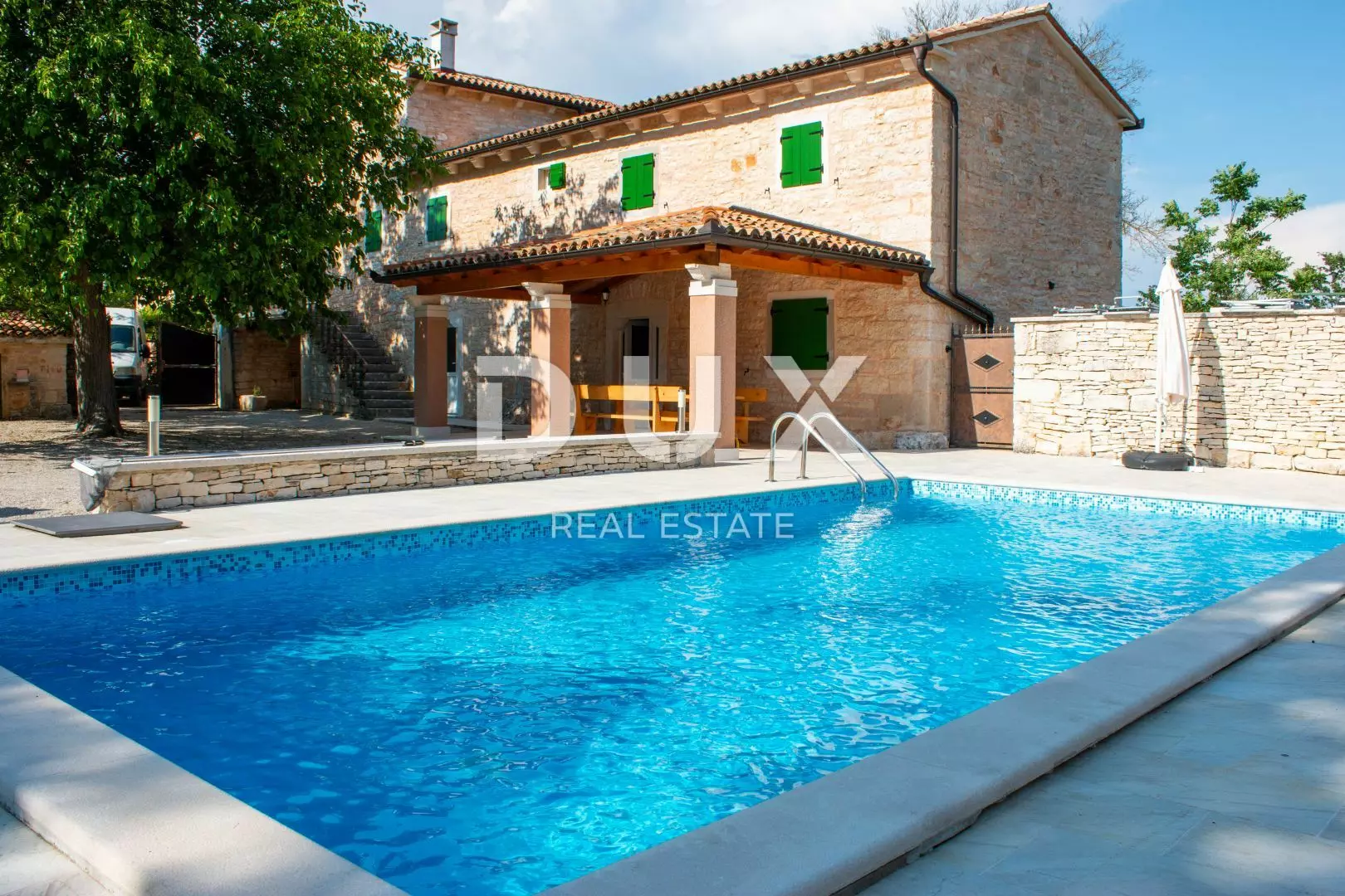 3-bedroom Villa In Krničari, Croatia (220 M²)