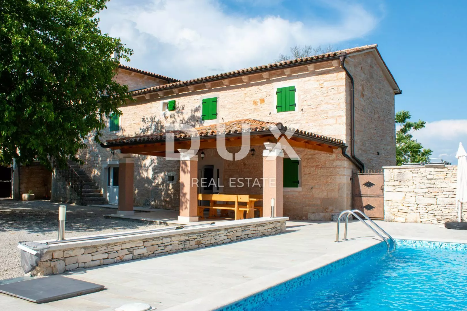 3-bedroom Villa In Krničari, Croatia (220 M²)