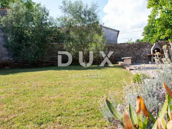 3-bedroom Villa In Krničari, Croatia (220 M²)