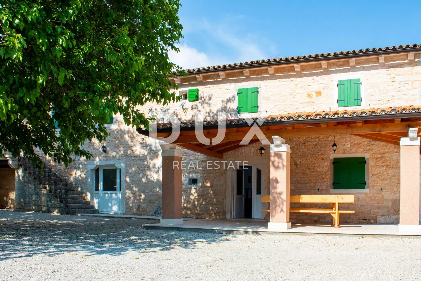 3-bedroom Villa In Krničari, Croatia (220 M²)
