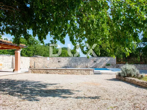 3-bedroom Villa In Krničari, Croatia (220 M²)