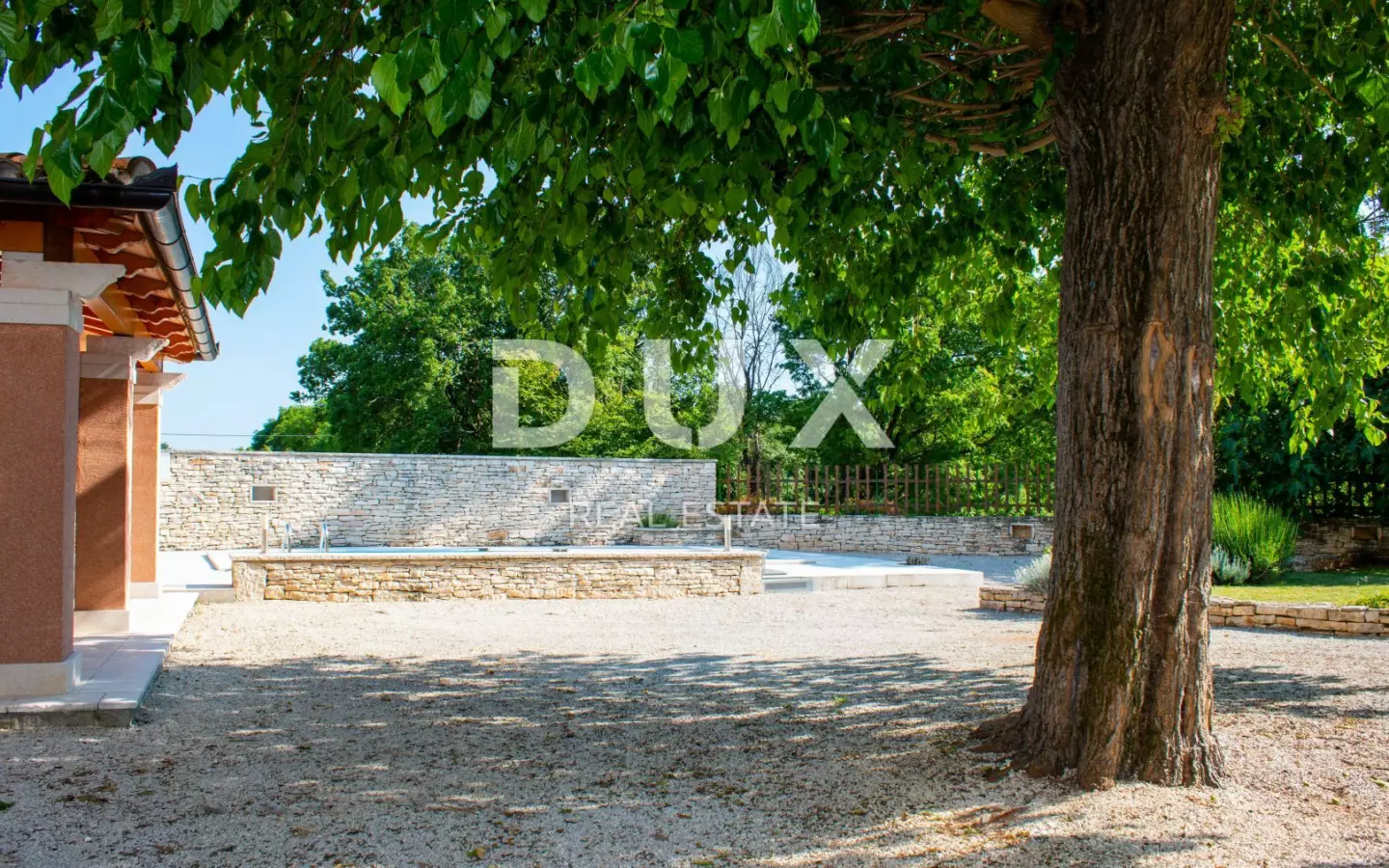 3-bedroom Villa In Krničari, Croatia (220 M²)