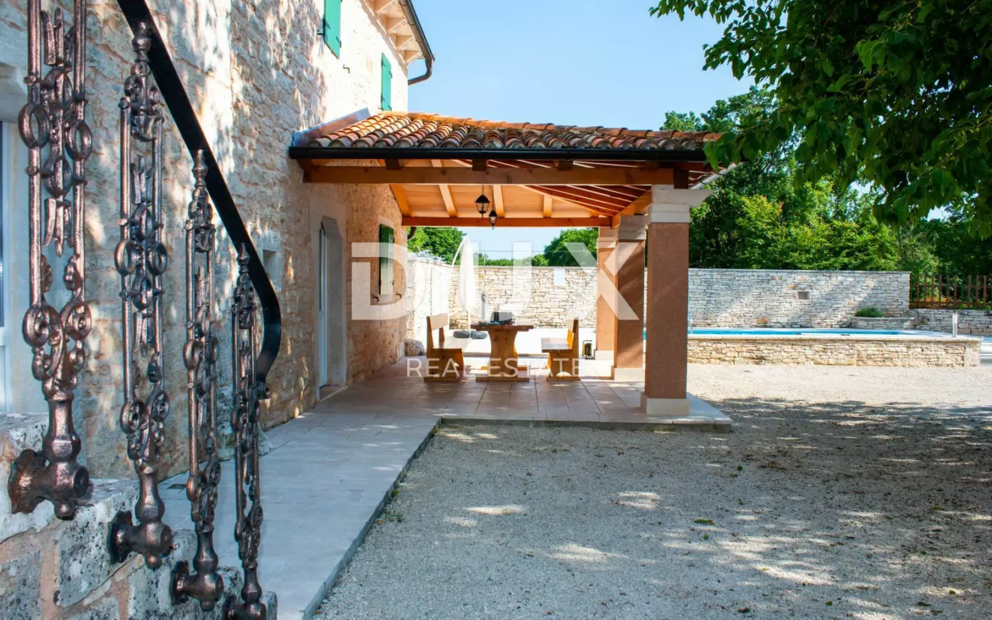 3-bedroom Villa In Krničari, Croatia (220 M²)