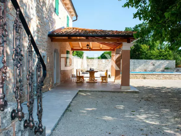 3-bedroom Villa In Krničari, Croatia (220 M²)