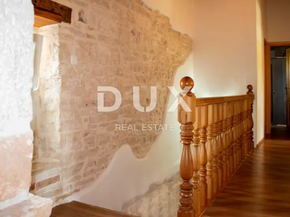 3-bedroom Villa In Krničari, Croatia (220 M²)