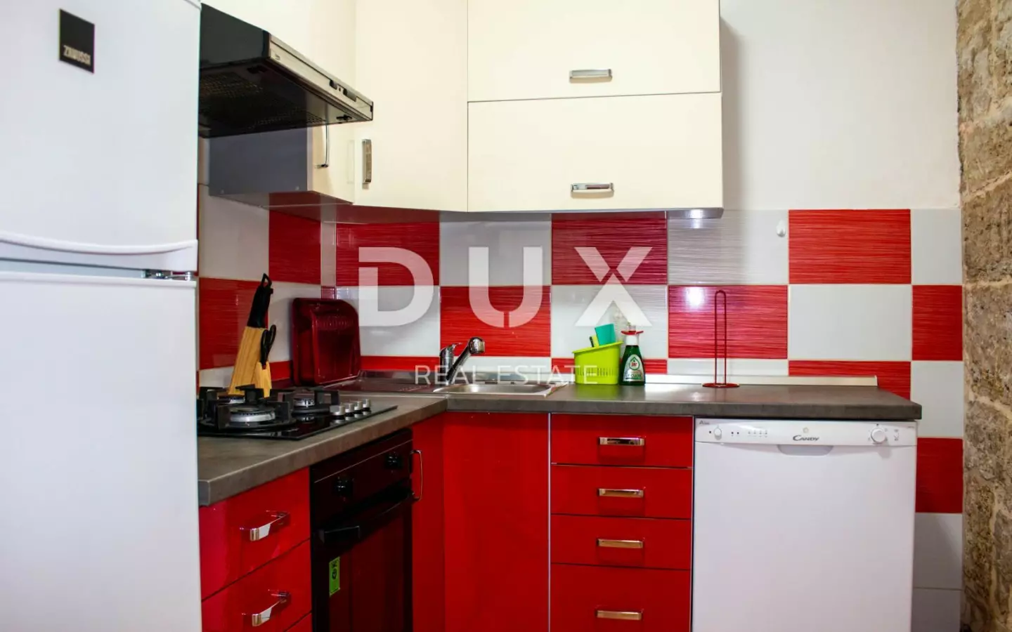3-bedroom Villa In Krničari, Croatia (220 M²)