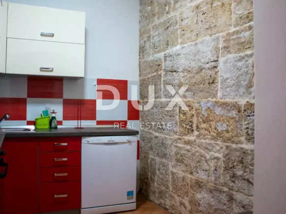 3-bedroom Villa In Krničari, Croatia (220 M²)