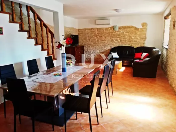 3-bedroom Villa In Krničari, Croatia (220 M²)