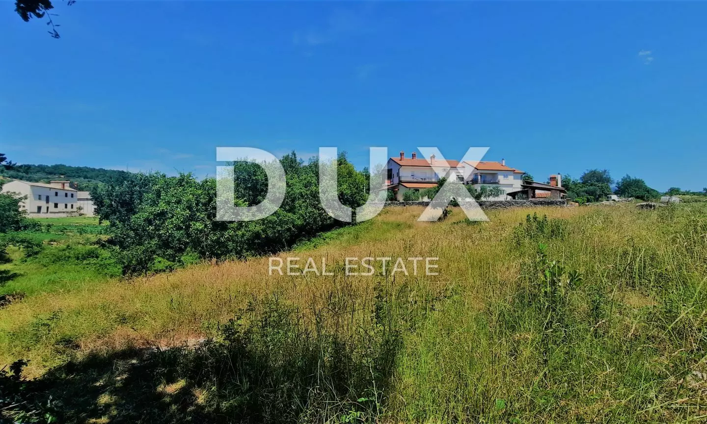 Land In Buzet, Croatia (2.892 M²)
