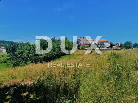 Land In Buzet, Croatia (2.892 M²)