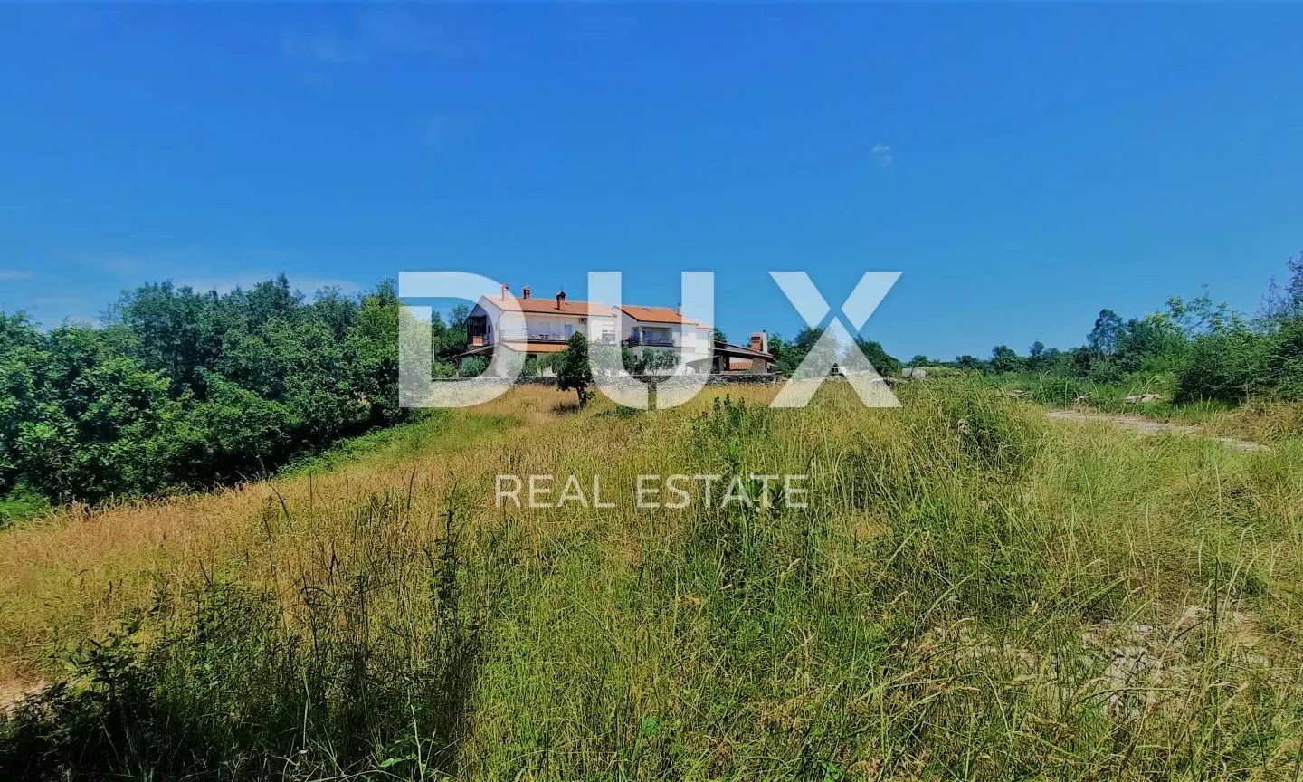 Land In Buzet, Croatia (2.892 M²)