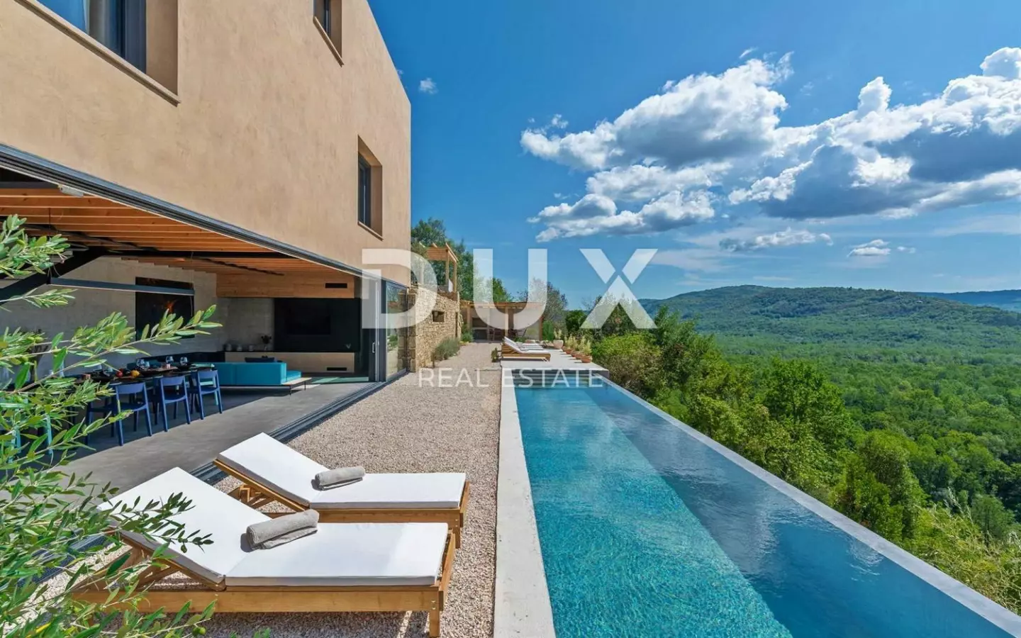 4-bedroom Villa In Motovun, Croatia (310 M²)