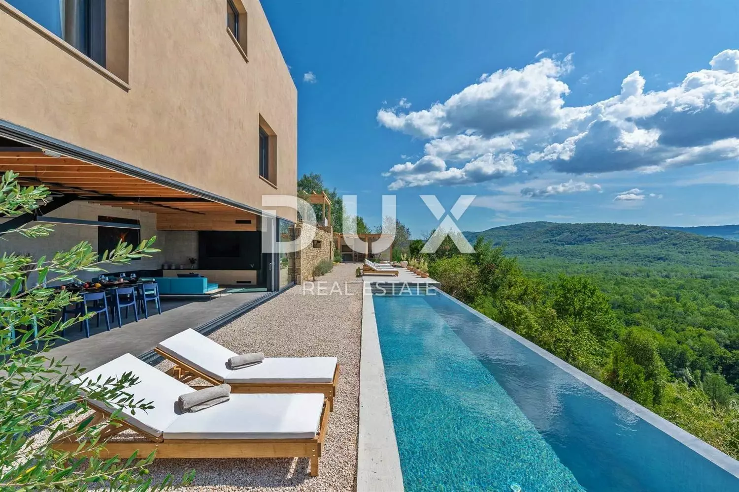 4-bedroom Villa In Motovun, Croatia (310 M²)