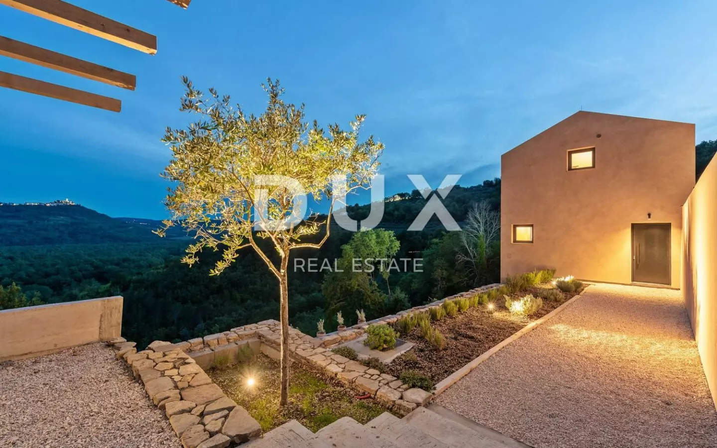 4-bedroom Villa In Motovun, Croatia (310 M²)