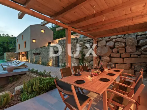 4-bedroom Villa In Motovun, Croatia (310 M²)
