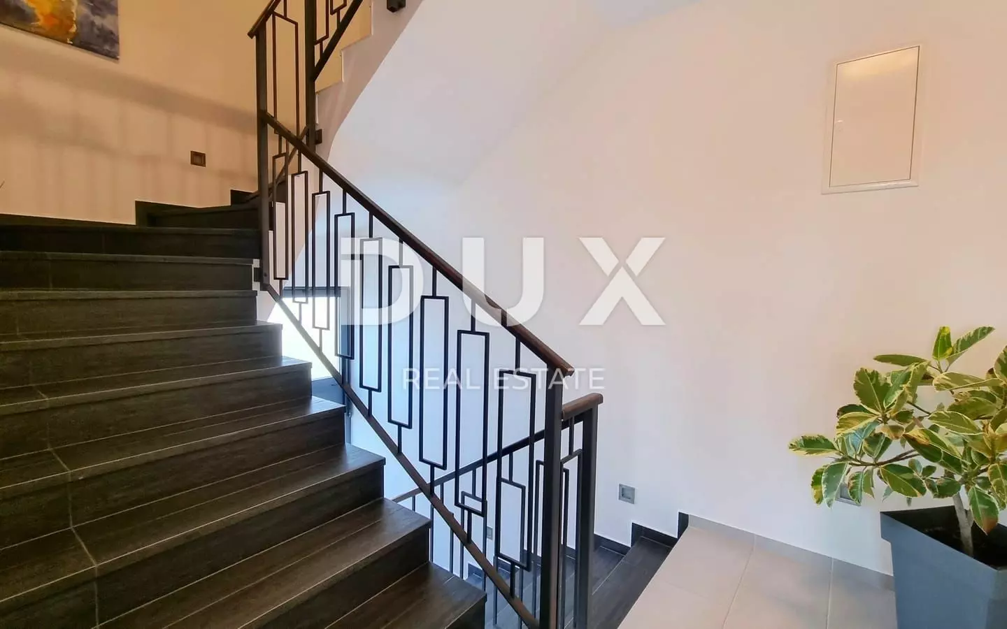 6-bedroom Villa In Šmrika, Croatia (380 M²)