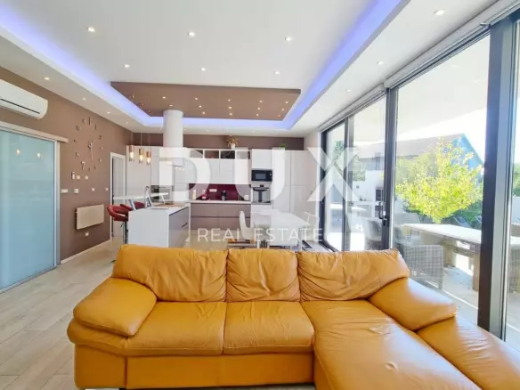 6-bedroom Villa In Šmrika, Croatia (380 M²)