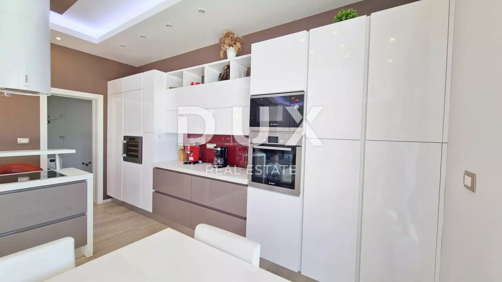 6-bedroom Villa In Šmrika, Croatia (380 M²)