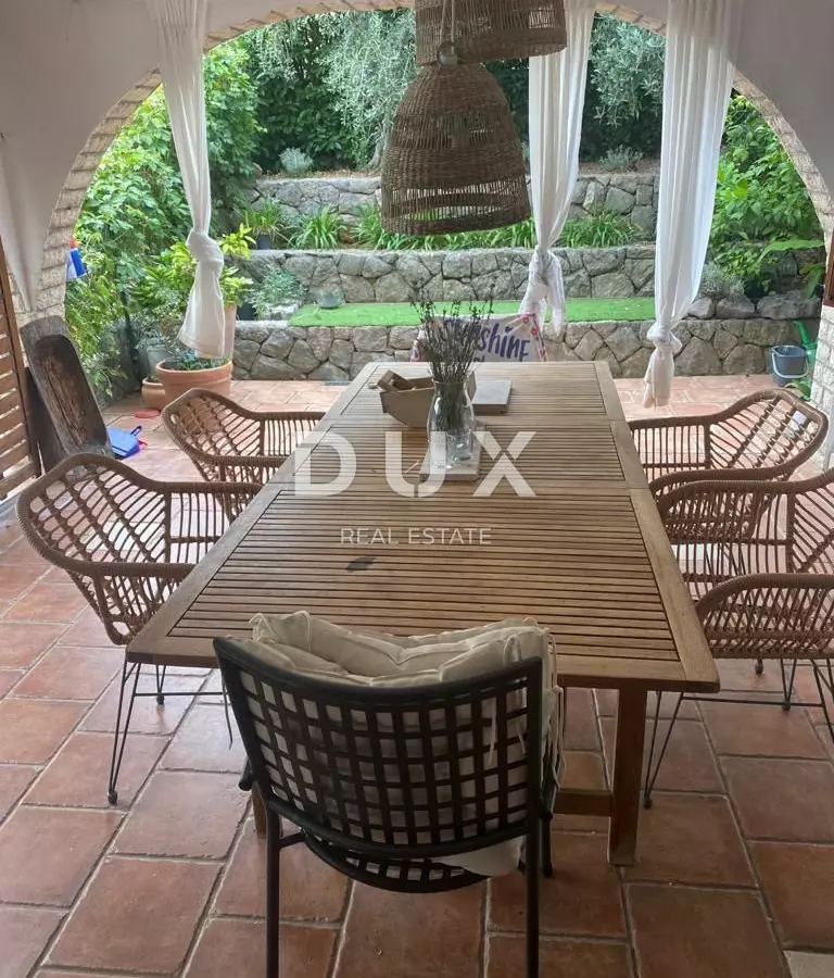 3-bedroom Apartment In Njivice, Croatia (154 M²)