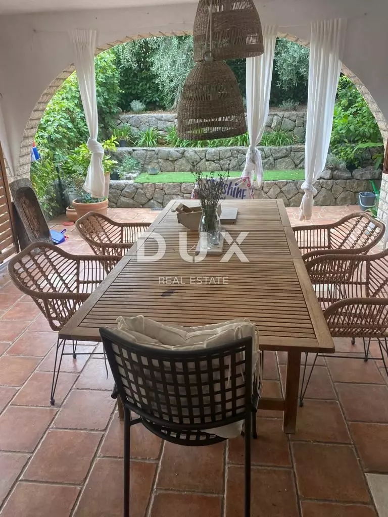 3-bedroom Apartment In Njivice, Croatia (154 M²)