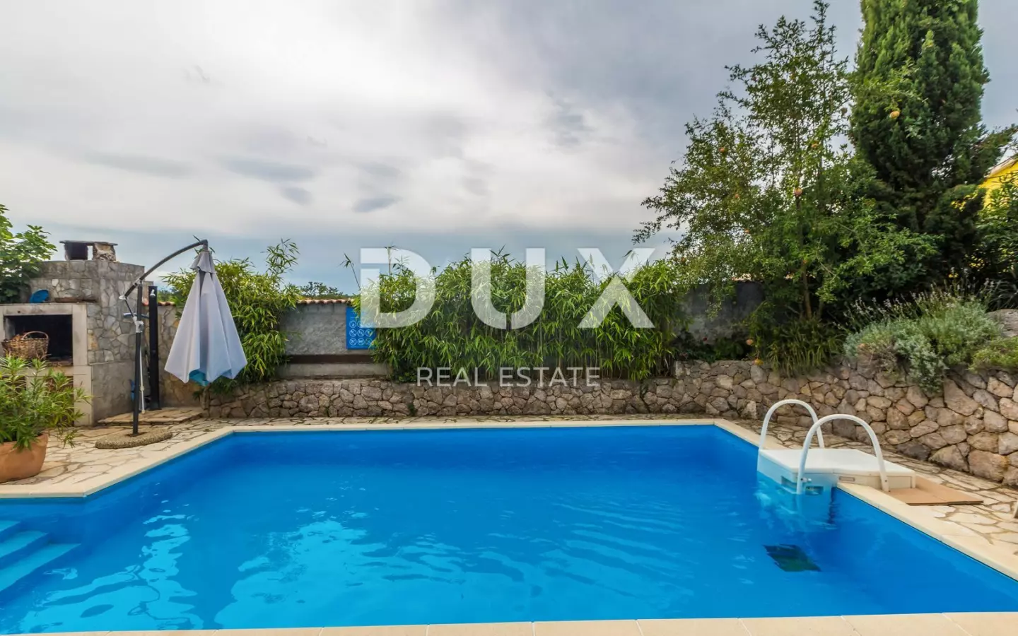 3-bedroom Apartment In Njivice, Croatia (154 M²)