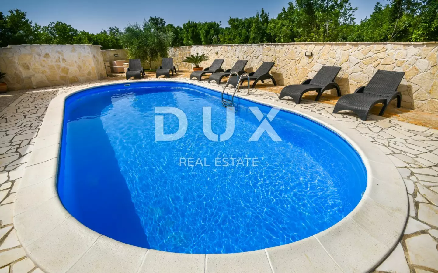 3-bedroom Villa In Pridraga, Croatia (138 M²)