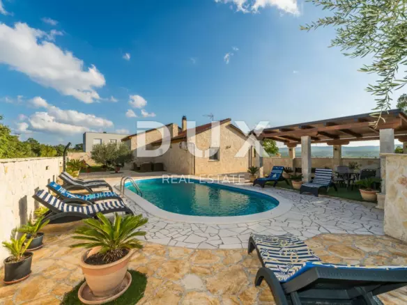 3-bedroom Villa In Pridraga, Croatia (138 M²)