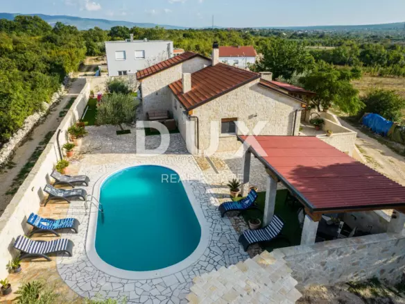 3-bedroom Villa In Pridraga, Croatia (138 M²)
